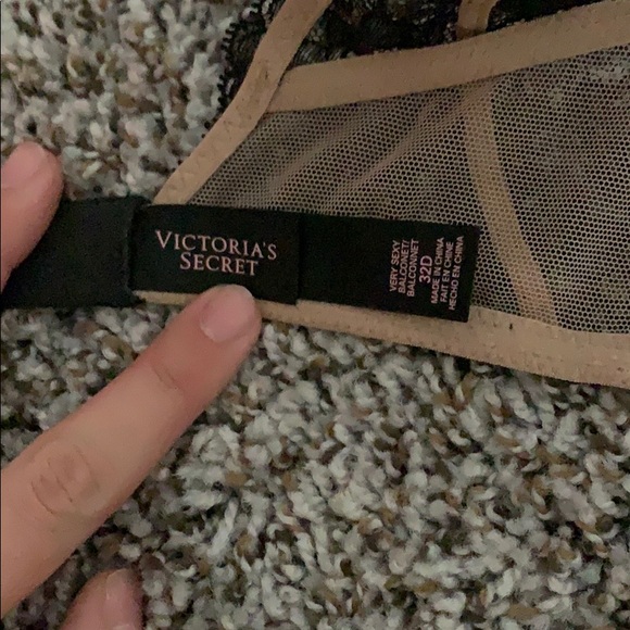 VS lace bra - Picture 3 of 3